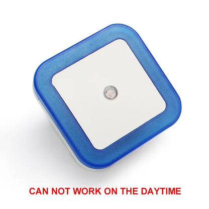 EU/US vtična LED nočna svetilka z senzorjem svetlobe – varčna, za otroke, ob postelji, kopalnico ali stensko uporabo, za spalnico in dom