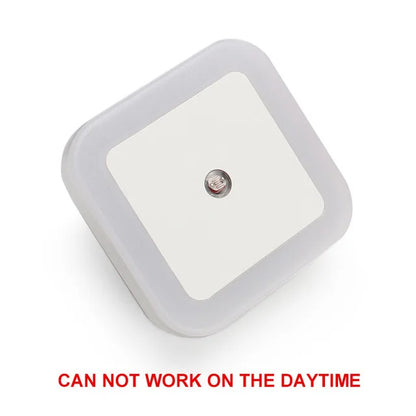 EU/US vtična LED nočna svetilka z senzorjem svetlobe – varčna, za otroke, ob postelji, kopalnico ali stensko uporabo, za spalnico in dom