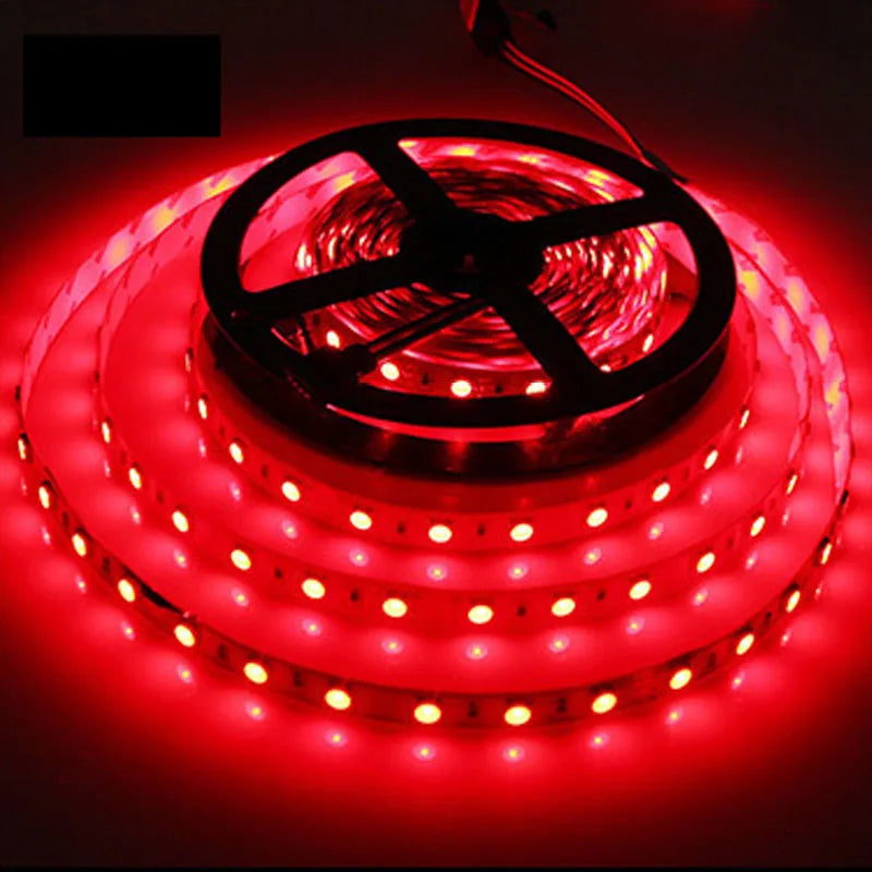 LED svetlobni trak 12V – fleksibilen RGB trak z daljincem in adapterjem | Vodoodporen barvni trak za dekoracijo doma (1–5 m)