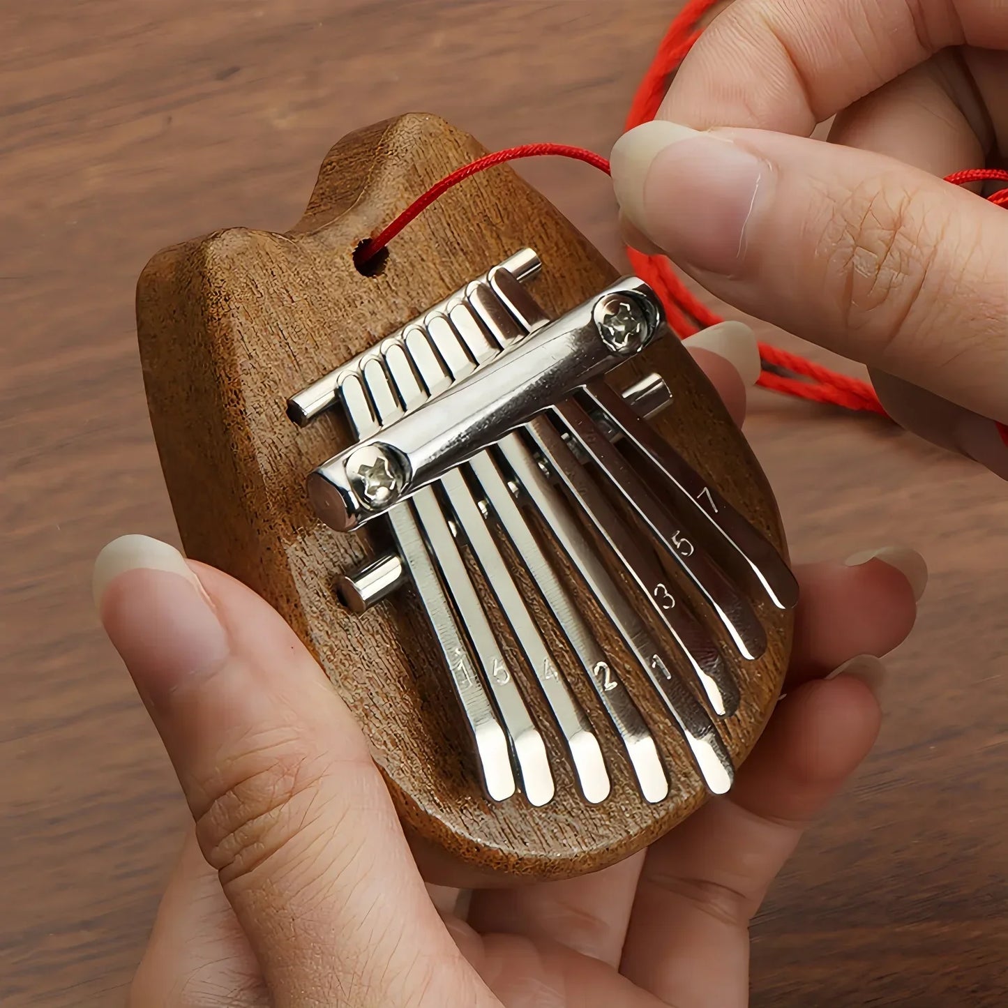 Romantični dar – Prenosna 8-tipkasta Kalimba z učbenikom in škatlo, Akrilna prstna piščal, Popolno glasbeno doživetje za začetnike in skupne trenutke