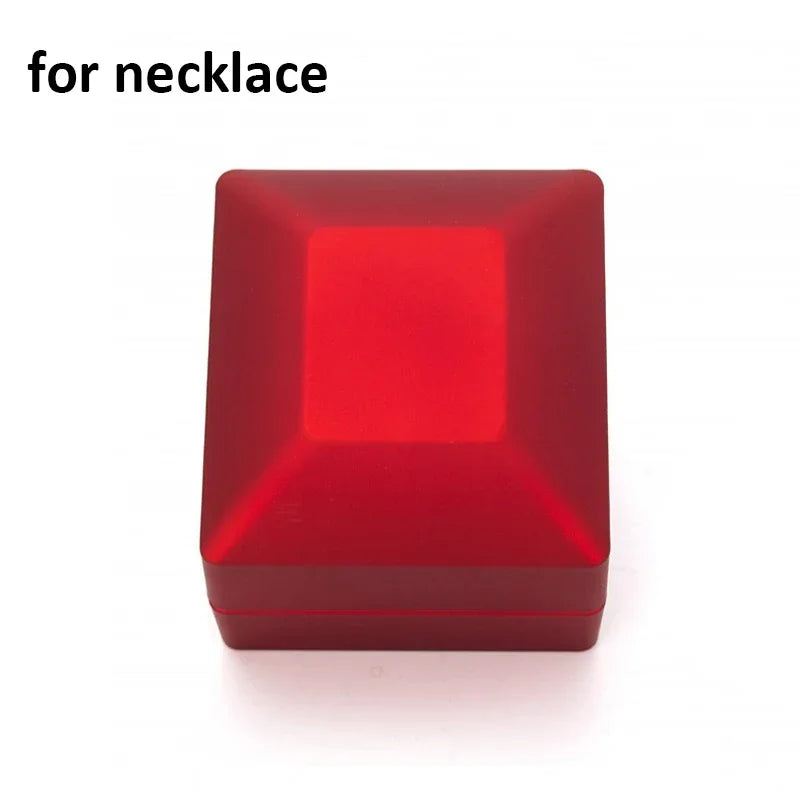 LED nakitna škatlica – elegantna svetlobna predstavitev za uhane, ogrlice in prstane, popolno darilo za zaroko ali posebne priložnosti